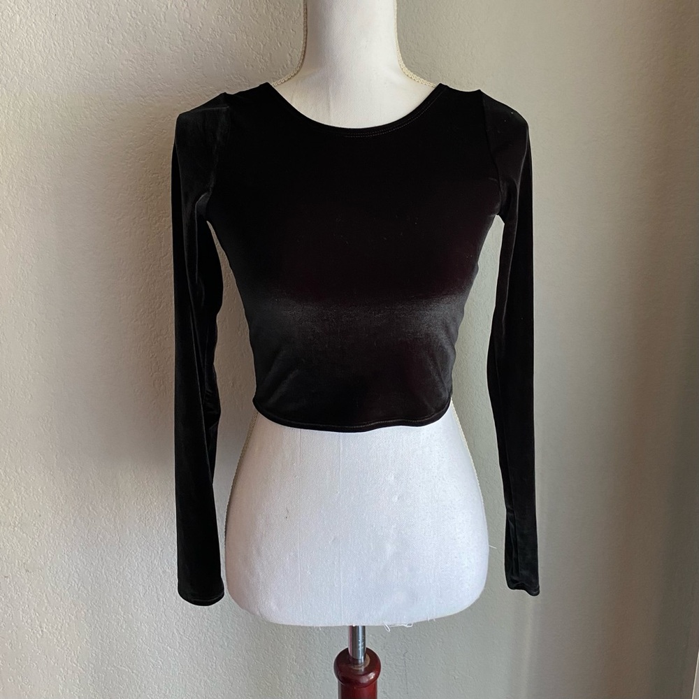 American Eagle Black Velour Long Sleeve Crop Top